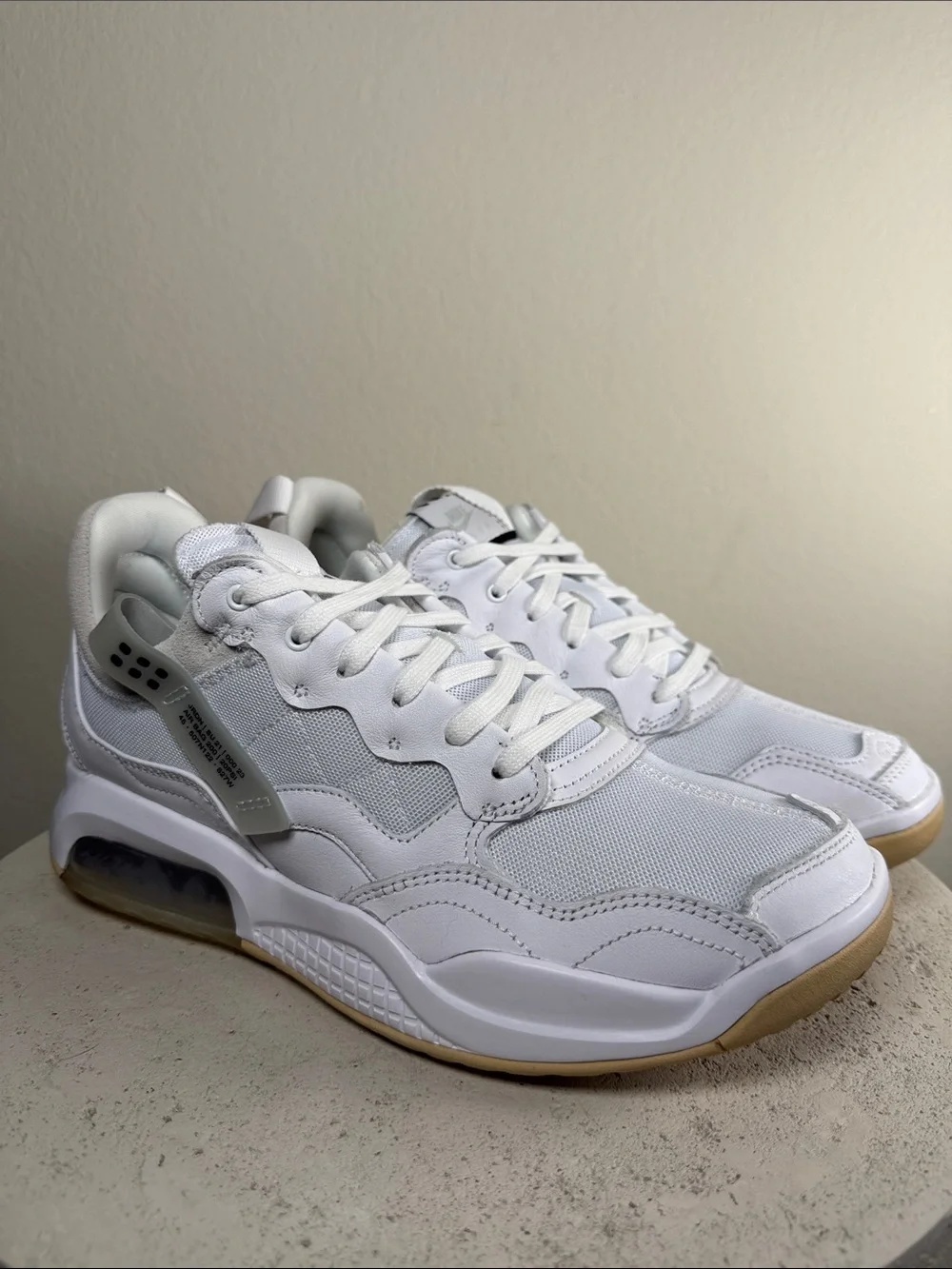 Jordan MA2 WMNS Trainer (MENS Sz 10.5)